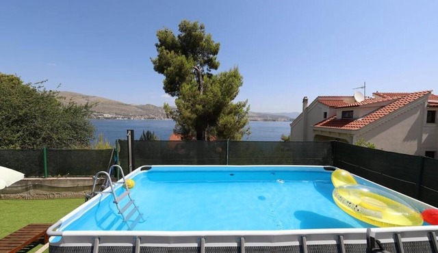 Seaside family friendly house with a swimming pool Okrug Donji, Čiovo (K-14348)