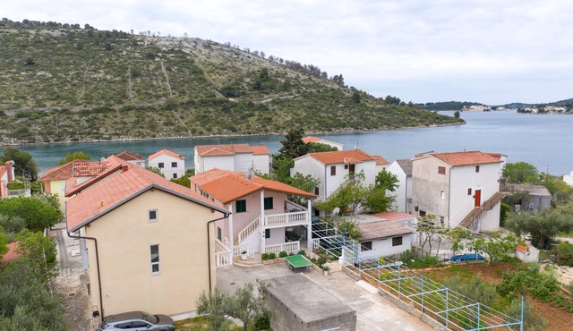 Seaside holiday house Stupin Čeline, Rogoznica (K-19871)