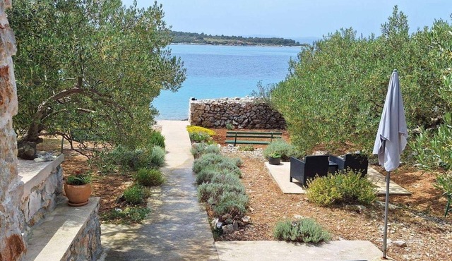 Secluded fisherman's cottage Cove Druce, Pašman (K-23356) in Tkon