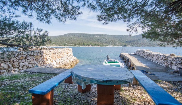 Secluded fisherman's cottage Cove Ladjin - Landjin, Pasman - 8500