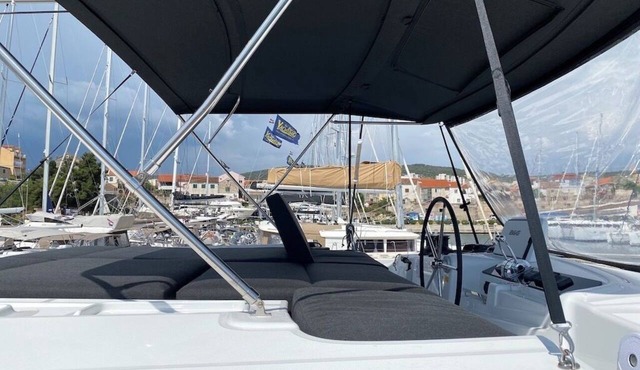 Sibenik Sunshine Sailing: A Luxurious Croatian Beach Experience