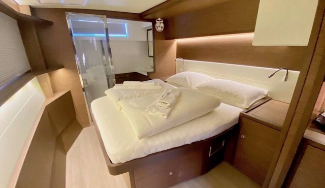 Sibenik Sunshine Sailing: A Luxurious Croatian Beach Experience