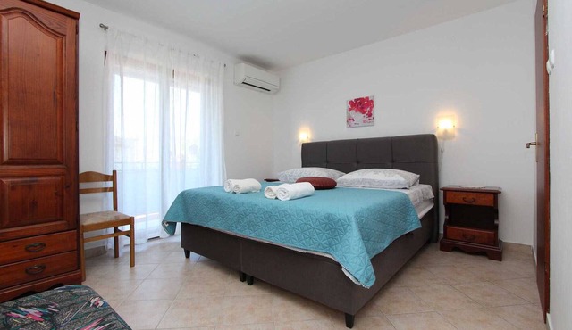 SILVANA One-Bedroom Apartment with Balcony 1 (gornji)