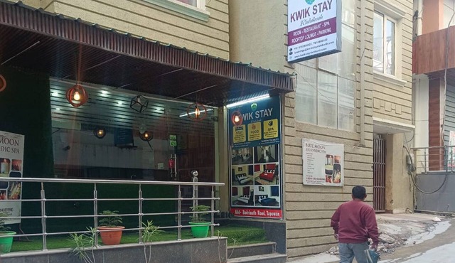 Situated in the vibrant yet peaceful area of Tapovan. in Rishikesh