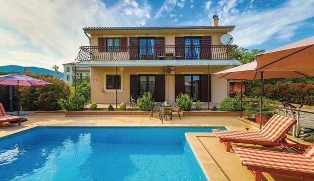 Six Bedroom Villa with Pool