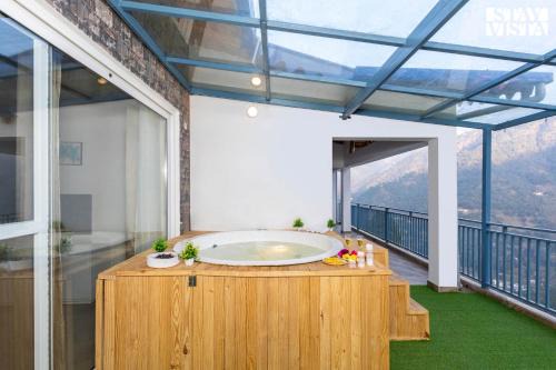 Skylark Peaks by VEO, StayVista - 3BHK Mountain-View Villa with Jacuzzi in Nainital