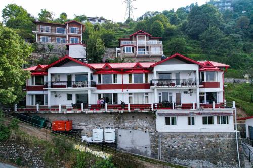 SkyNest Bhimtal in Rāmgarh