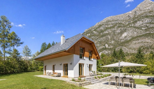 Soca Valley, Wonderful new house in Tolmin