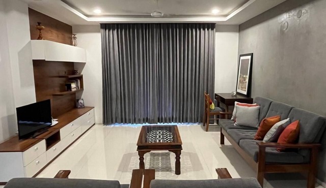 Spacious-1400sft 2BHK apartment in Malleswaram Bengaluru with AC, WiFi in Bangalore