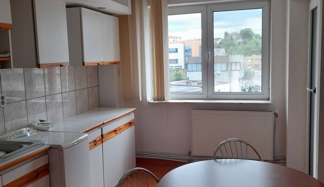 Spacious 4 rooms downtown apartment in Pitesti in Pitești