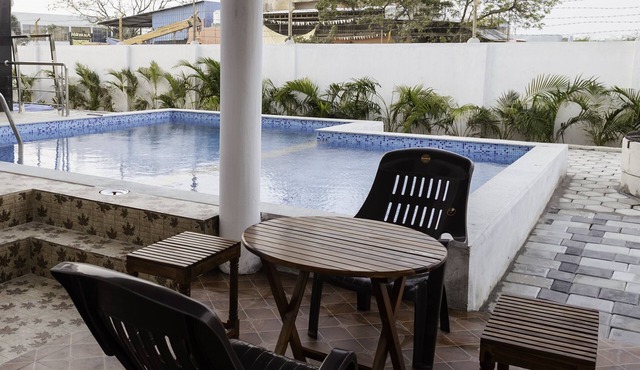 Spacious 5-bedroom villa with WiFi, AC,fabulous swimmingpool in Mahabalipuram in Mahabalipuram