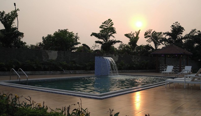 Spacious 5-bedroom villa with WiFi, AC in lovely Dhokshet in Dhokshet