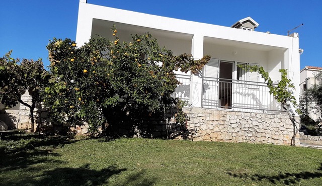 Spacious apartment w balcony, big garden & grill