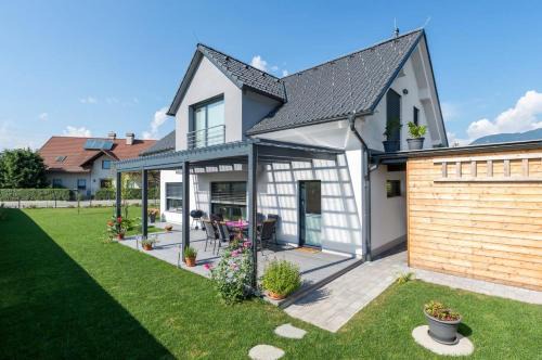 Spacious Family Home near Bled - Modern & Cozy in Radovljica