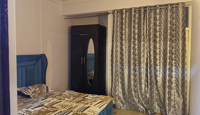 Spacious flat available on per day basis- comfort home stay in Ghaziabad
