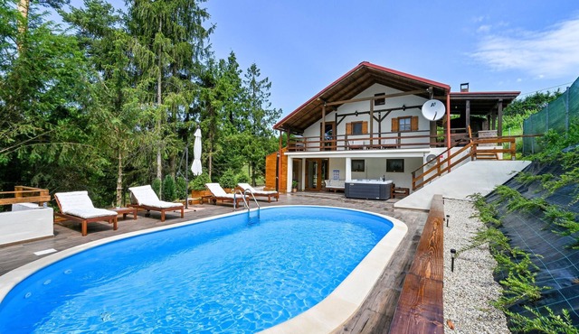 Spacious modern cottage in Tur?in inland Croatia, close to a lake and a town.