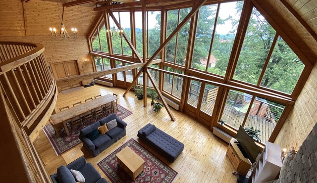 Spectacular ski chalet by the Bran Castle in Predelut