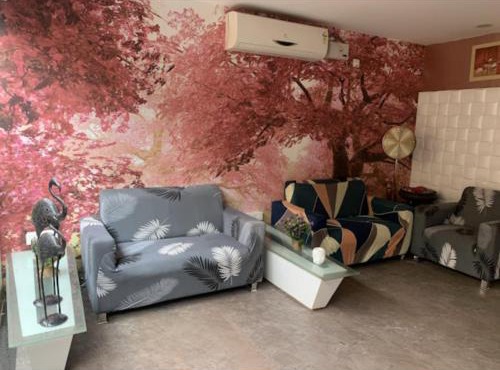 Stanza Luxurious Stay in Zahirābād