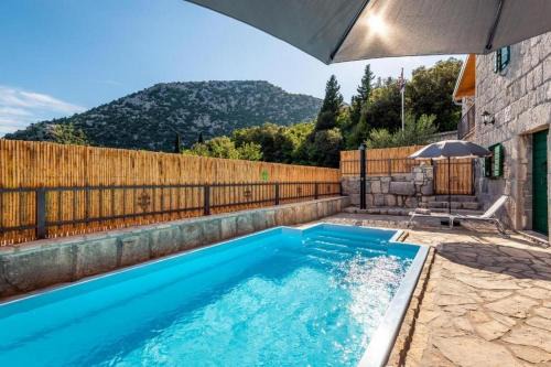 Stone Two Bedroom Villa with Pool in Staševica