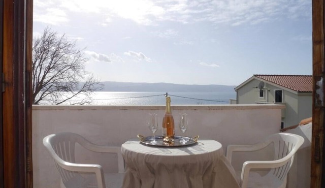 Studio Apartment Jure A5 with balcony