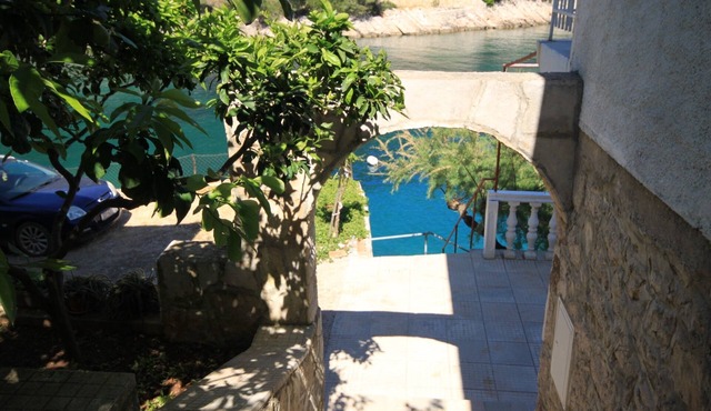 Studio flat near beach Cove Mala Pogorila, Hvar (AS-8952-c)