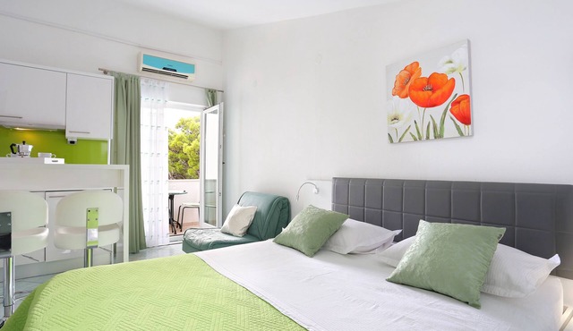 Studio flat near beach Medići, Omiš (AS-1047-d)