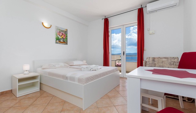 Studio flat with balcony and sea view Lokva Rogoznica, Omiš (AS-23105-d)