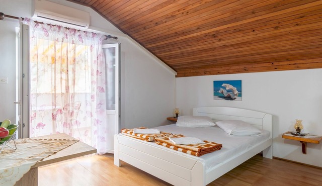 Studio flat with balcony Cove Vela Stiniva, Hvar (AS-14511-c) in Zastražišće