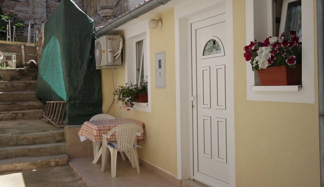 Studio flat with terrace Mali Lošinj, Lošinj (AS-7979-a)