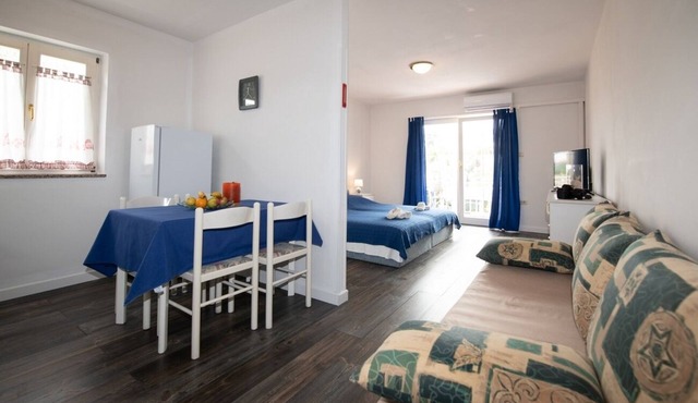 Studio flat with terrace Ika, Opatija (AS-7931-a)