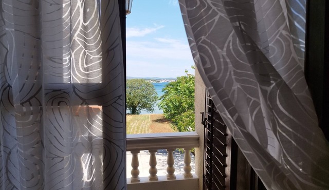 Studio flat with terrace and sea view Tkon, Pašman (AS-6221-a) in Tkon