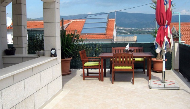 Studio flat with terrace and sea view Mastrinka, Čiovo (AS-4649-a) in Trogir