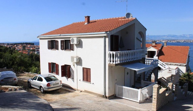 Studio Kali 8202a