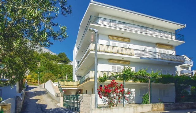 Stunning apartment in Omis with WiFi