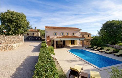 Stunning Home In Garica