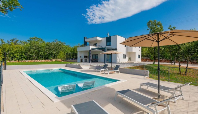 Stunning home in Grubine