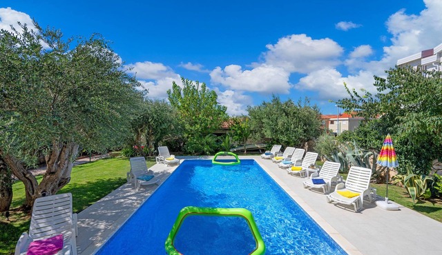 Stunning home in Tribunj-Sovlje in Tribunj-Sovlje