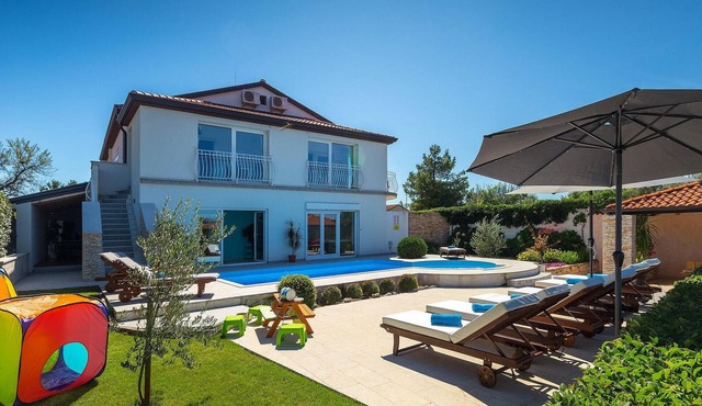 Stunning home in Kanfanar with sauna in Kanfanar