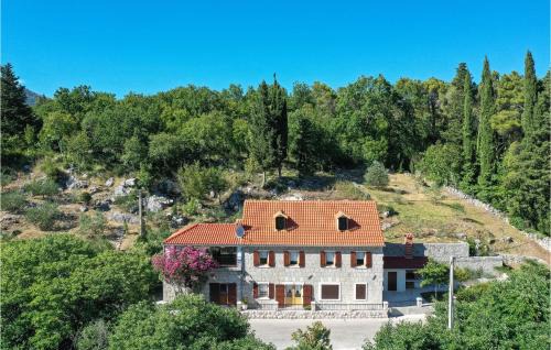 Stunning Home In Kucice With Wifi