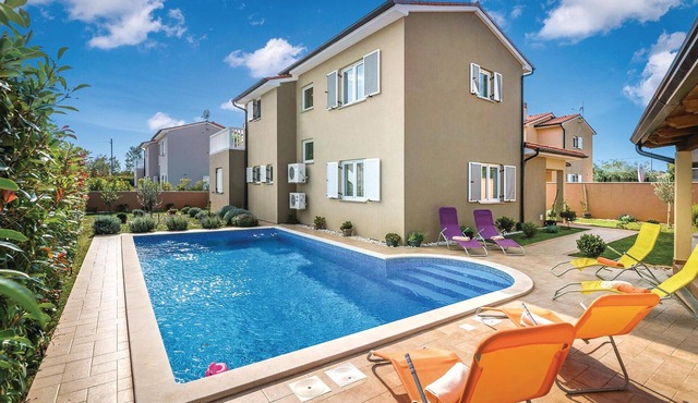 Stunning home in Loborika