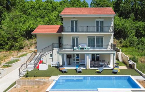 Stunning Home In Sinj