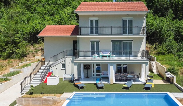 Stunning home in Sinj