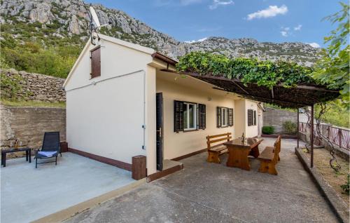Stunning Home In Stinica With House Sea View in Stinica