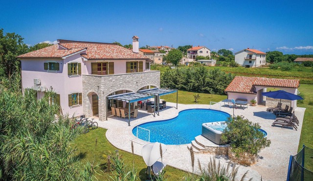 Stunning home in Valtura in Valtura