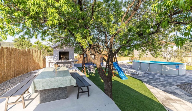 Stunning home in Vrsine with WiFi