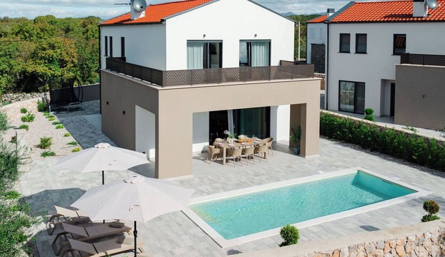 Stunning private villa with A/C, WIFI, private pool, TV, terrace, pets allowed and panoramic view