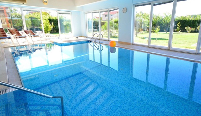 Stunning private villa for 10 guests with A/C, hot tub, WIFI, private pool, TV and terrace