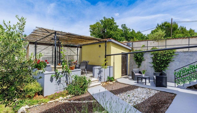 Stunning villa for 4 people with A/C, WIFI, TV and terrace in Pazin
