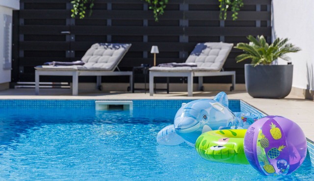 Stunning villa for 6 people with WIFI, private pool, A/C, TV, terrace and panoramic view in Pazin