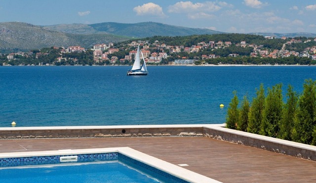 Stunning Villa More on the Island of Čiovo